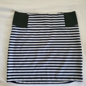 ✨️3 for $15✨️Navy & White Striped Skirt by Charlotte Russe Size Medium
